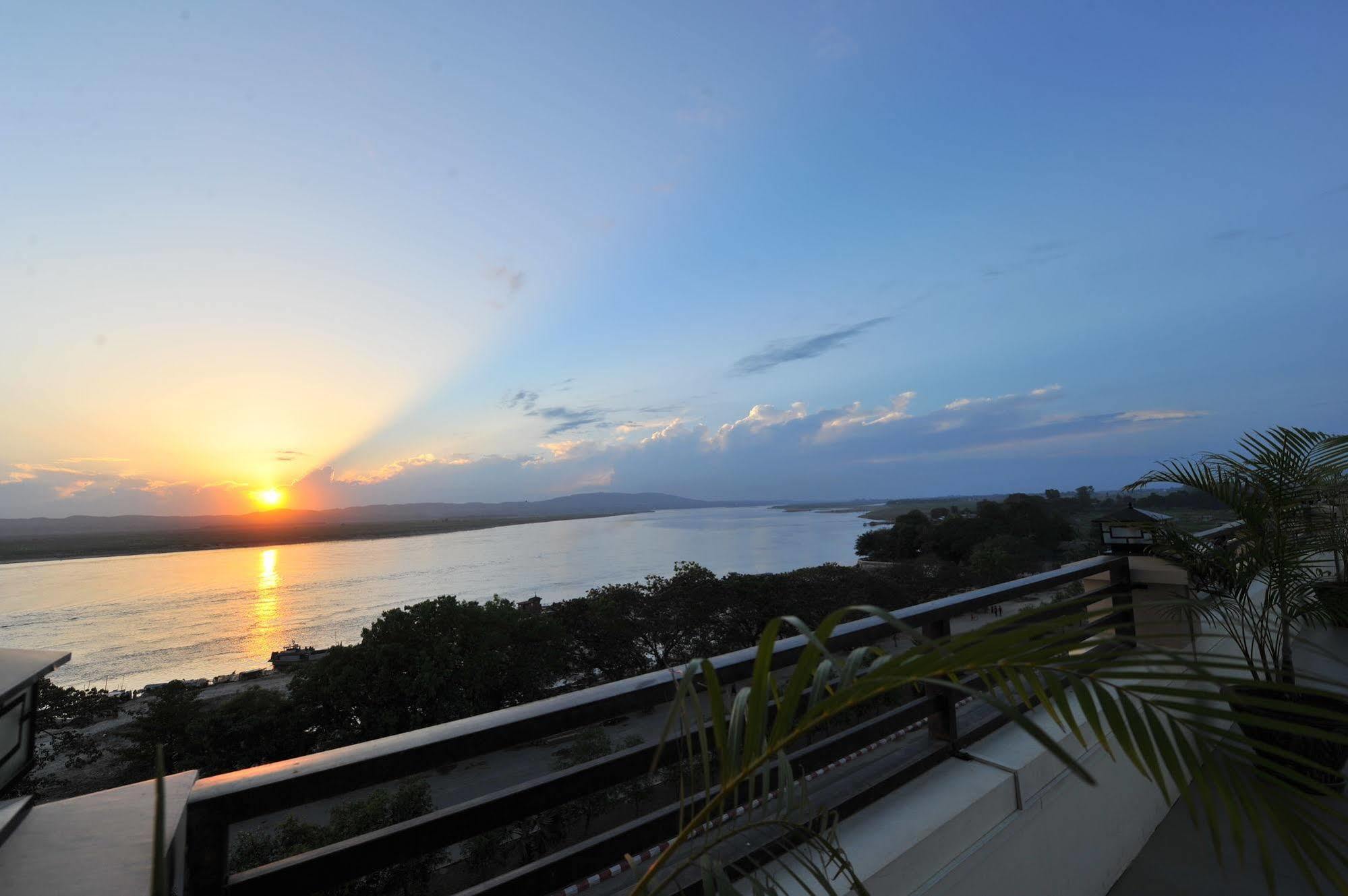 Ayarwaddy River View Hotel Mandalay Eksteriør billede